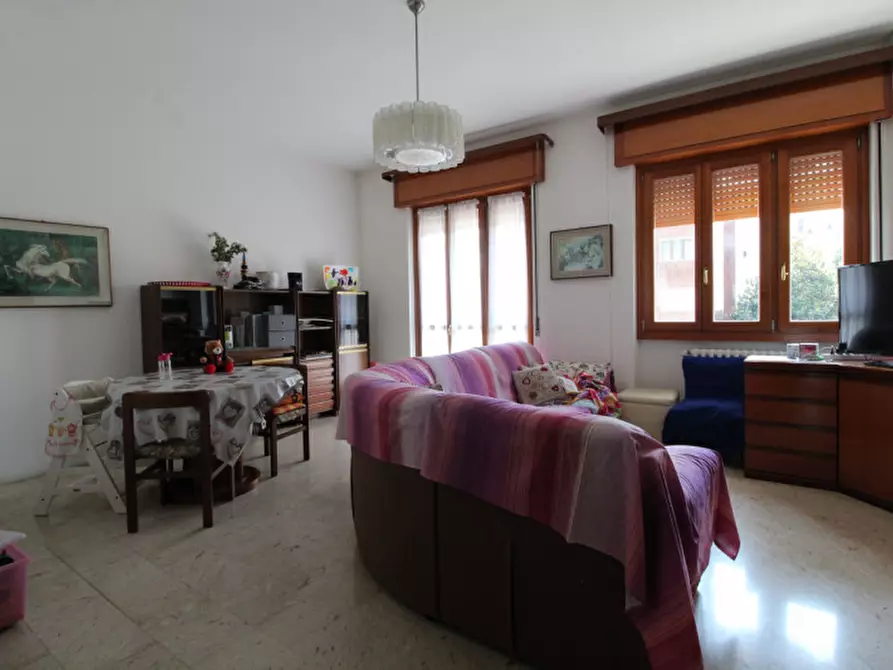 Immagine 2 di Appartamento in vendita  in Via Giosuè Carducci a Cassina De' Pecchi