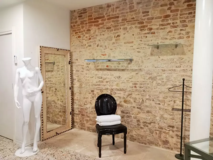 Immagine 3 di Negozio in affitto  in ponte angeli a Vicenza