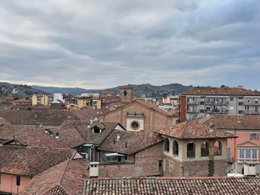 Immagine 12 di Negozio in vendita  in Via Roma 10 a Alba
