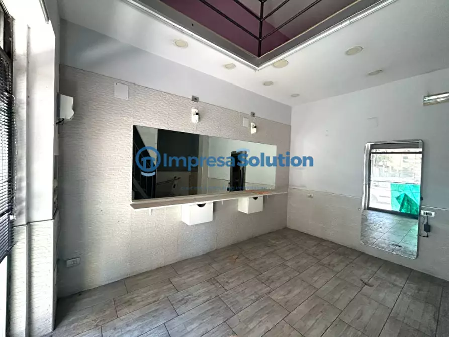 Immagine 3 di Negozio in affitto  in Via Francesco Florimo a Napoli