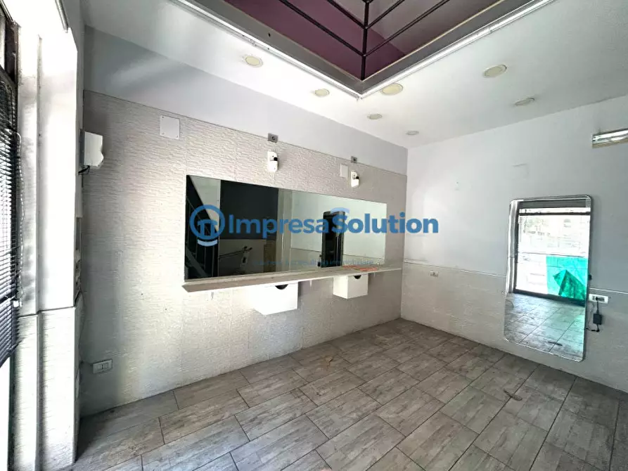 Immagine 6 di Negozio in affitto  in Via Francesco Florimo a Napoli