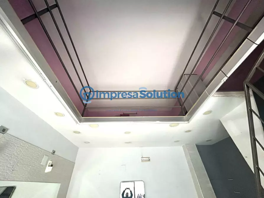 Immagine 10 di Negozio in affitto  in Via Francesco Florimo a Napoli