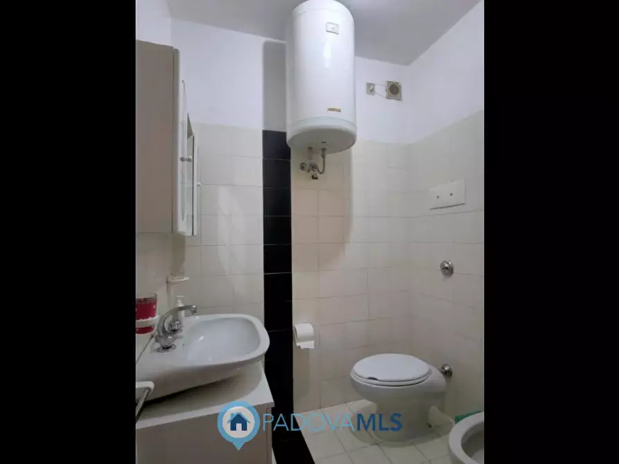 Immagine 15 di Appartamento in vendita  in Via delle Nazioni Unite a Chioggia