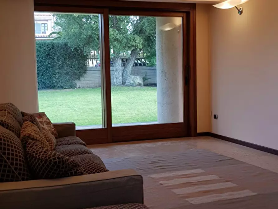 Immagine 17 di Villa in vendita  in Via Pietro Nenni n 28 a Sassari