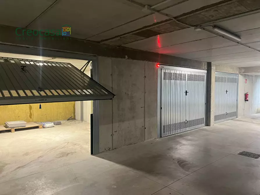 Immagine 6 di Garage in vendita  a Stezzano