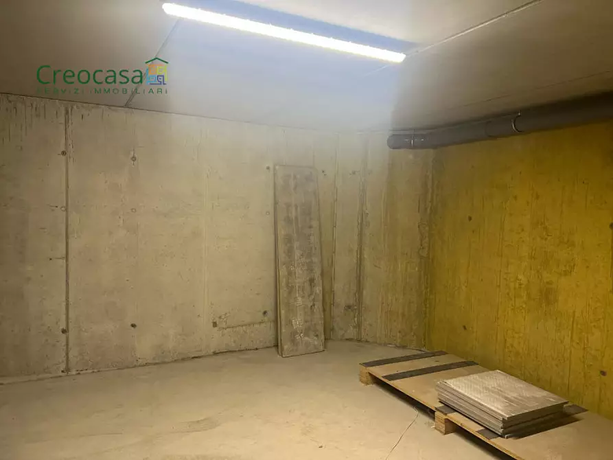 Immagine 10 di Garage in vendita  a Stezzano