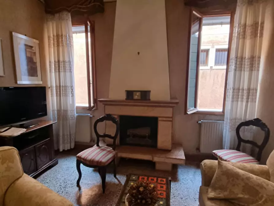 Immagine 1 di Appartamento in vendita  in calle delle procuratie a Venezia