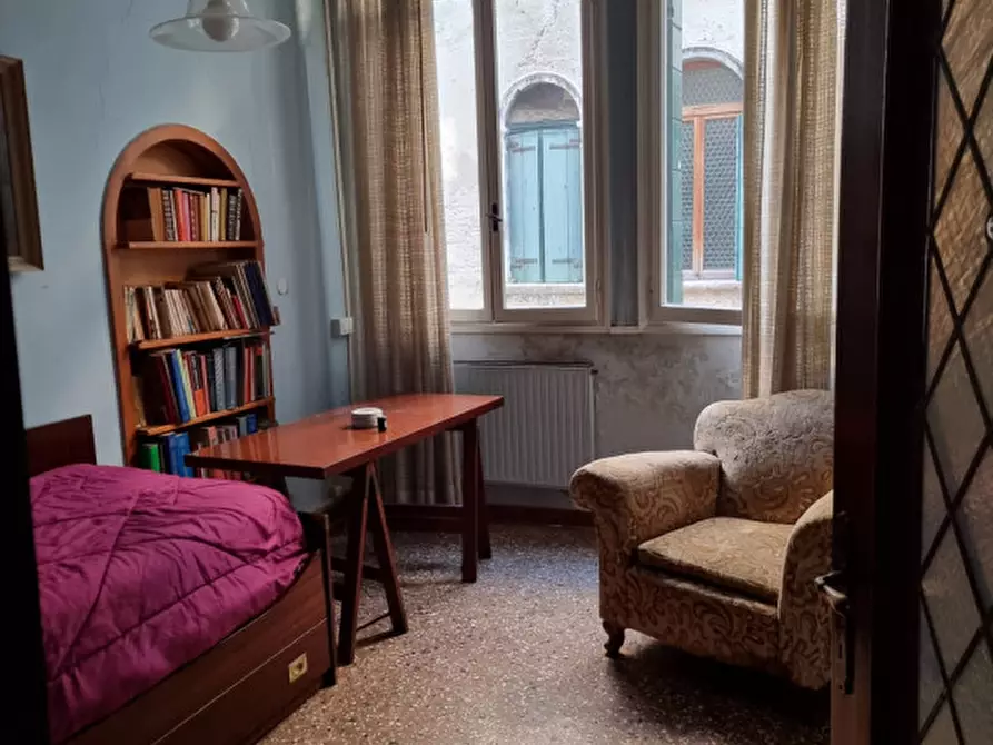 Immagine 3 di Appartamento in vendita  in calle delle procuratie a Venezia