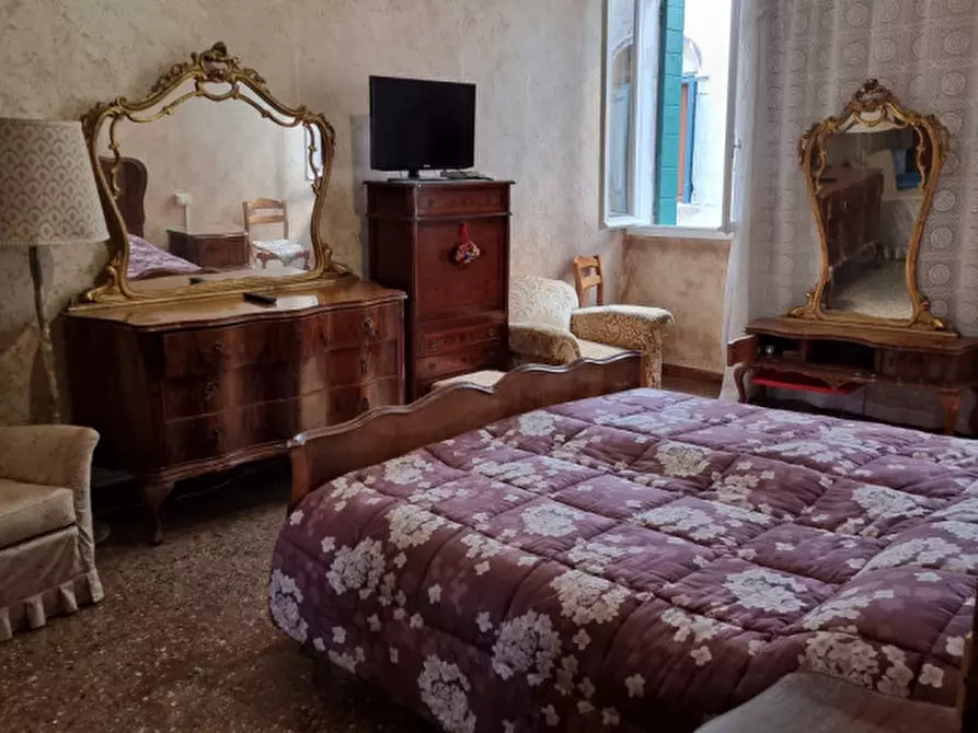 Immagine 4 di Appartamento in vendita  in calle delle procuratie a Venezia