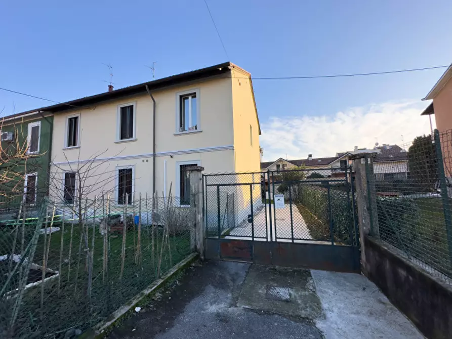 Immagine 50 di Appartamento in vendita  in Via Filippo Corridoni, 63 a Brugherio