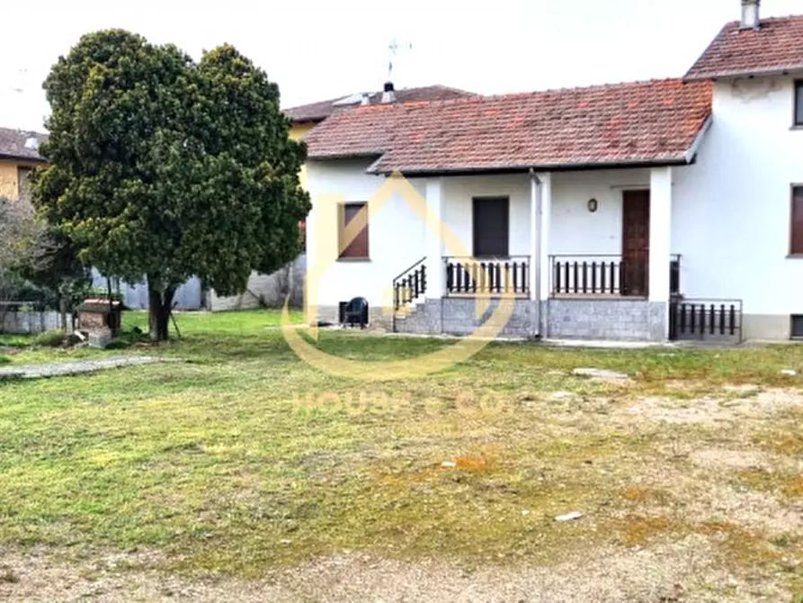Immagine 29 di Villa in vendita  in Viale Petrarca a Vigevano
