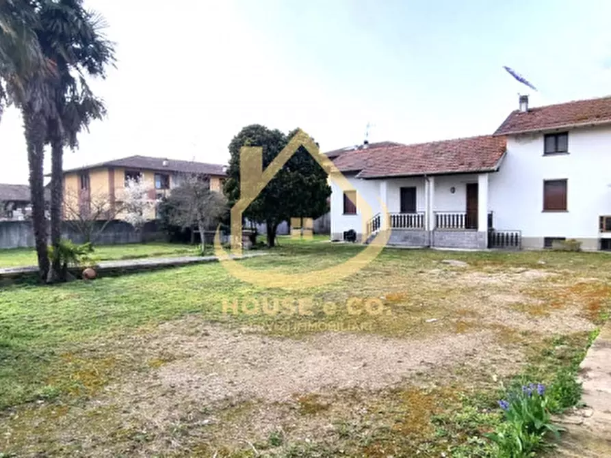 Immagine 30 di Villa in vendita  in Viale Petrarca a Vigevano