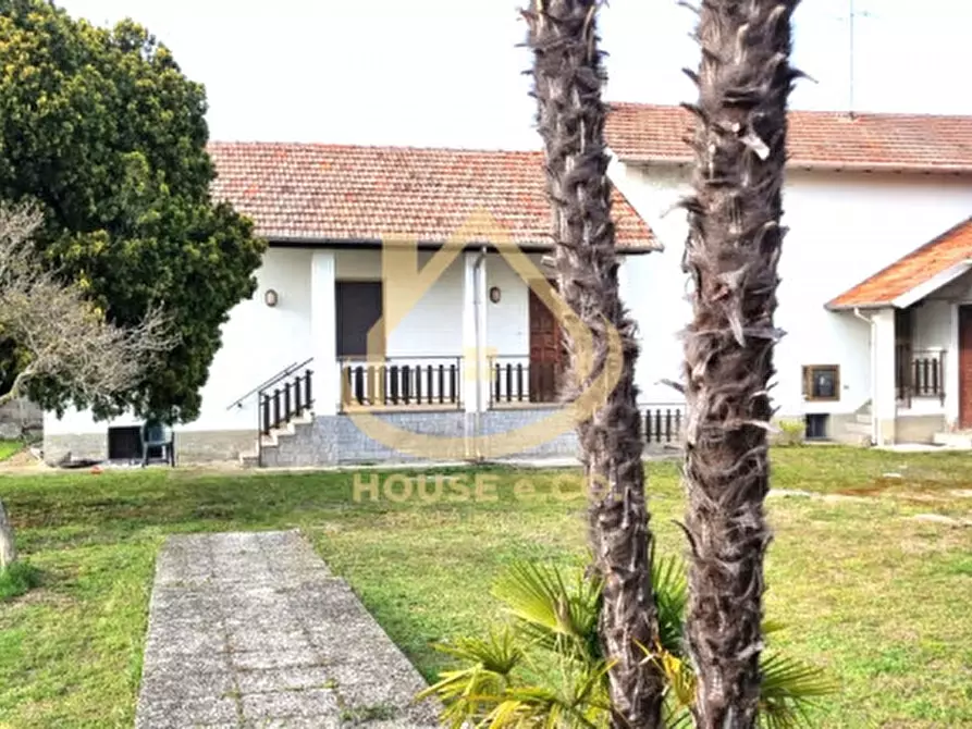 Immagine 35 di Villa in vendita  in Viale Petrarca a Vigevano