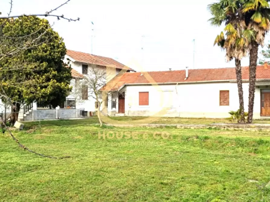 Immagine 36 di Villa in vendita  in Viale Petrarca a Vigevano