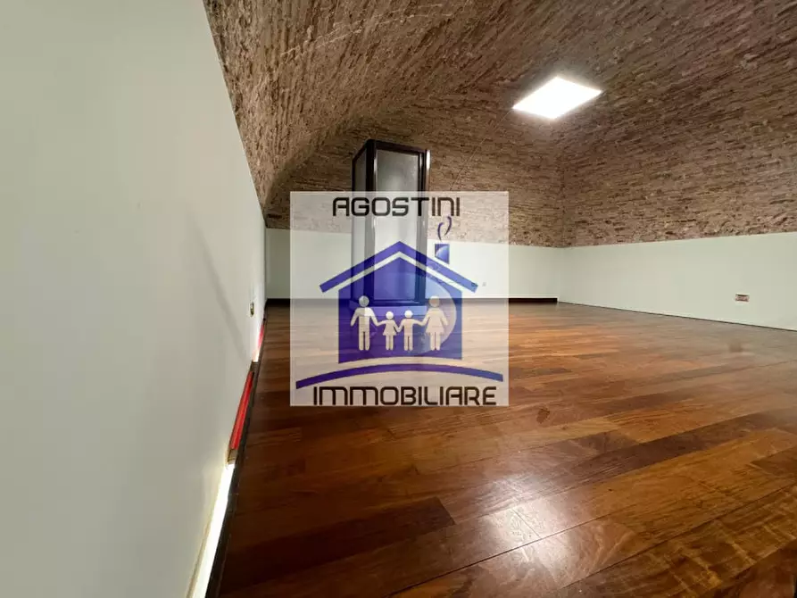 Immagine 16 di Ufficio in affitto  a Ascoli Piceno