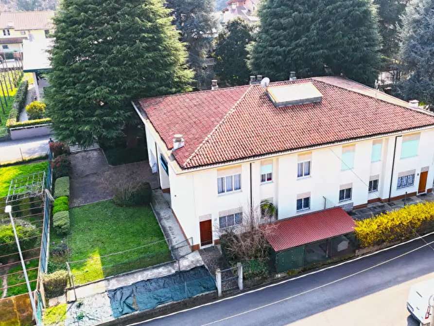 Immagine 4 di Casa bifamiliare in vendita  in Schio Via P. Lioy a Schio