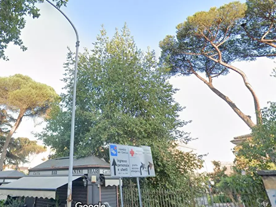Immagine 4 di Negozio in vendita  in Via Circonvallazione Gianicolense a Roma