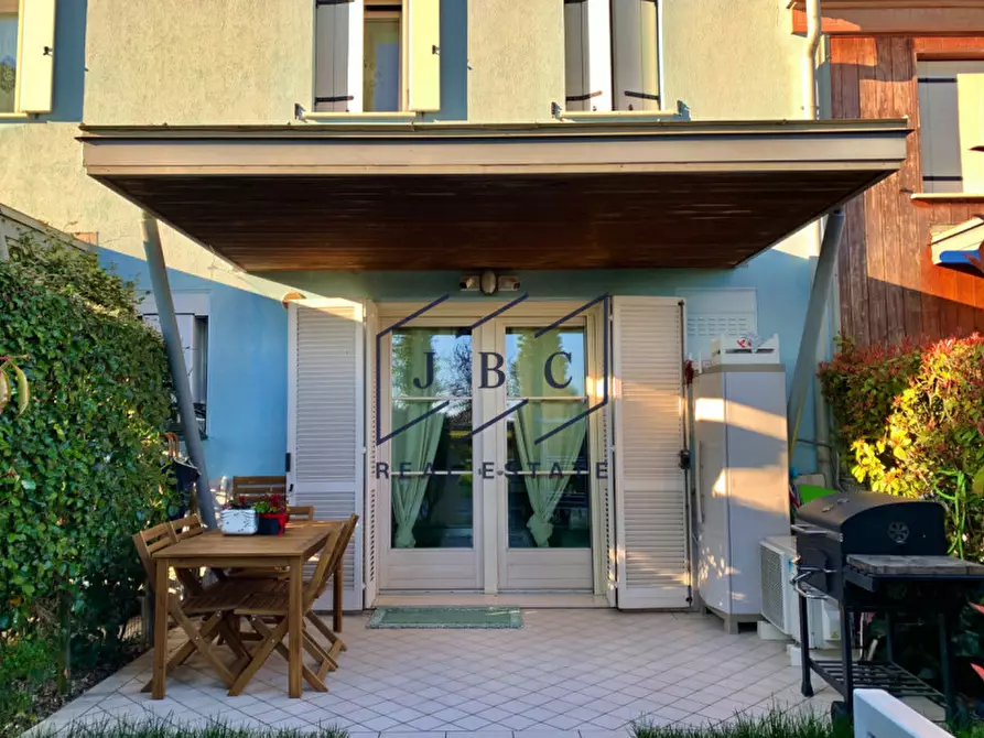 Immagine 1 di Appartamento in vendita  in Via Cristoforo Colombo 70 a Jesolo