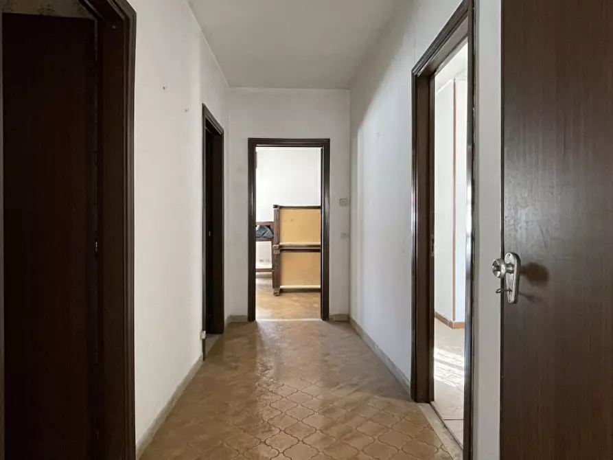 Immagine 5 di Palazzo in vendita  in via roma 16 a Rossano Veneto