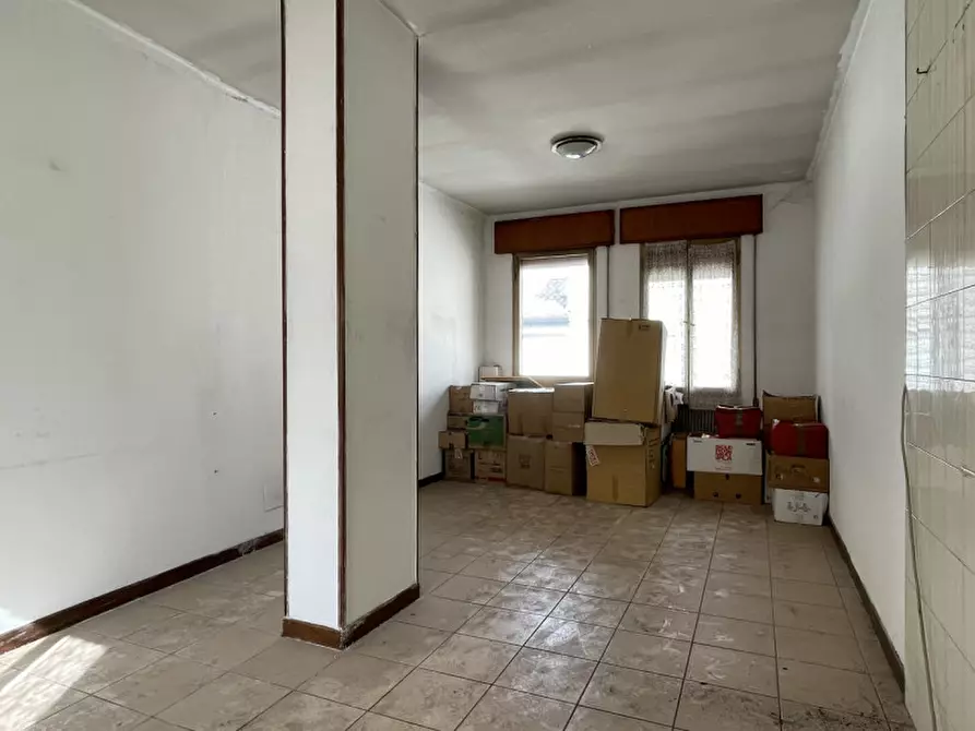 Immagine 6 di Palazzo in vendita  in via roma 16 a Rossano Veneto