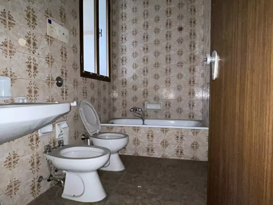 Immagine 14 di Palazzo in vendita  in via roma 16 a Rossano Veneto