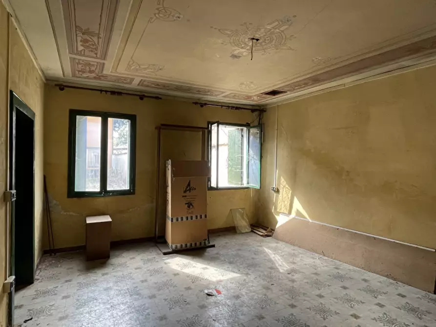 Immagine 29 di Palazzo in vendita  in via roma 16 a Rossano Veneto