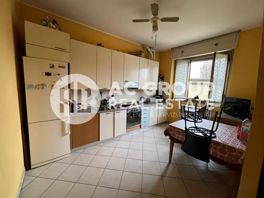 Immagine 4 di Appartamento in vendita  in Via Giuseppe Parini a Lomazzo