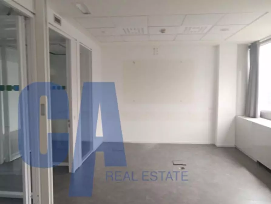 Immagine 8 di Ufficio in affitto  in VIA BUGATTI ETTORE a Milano