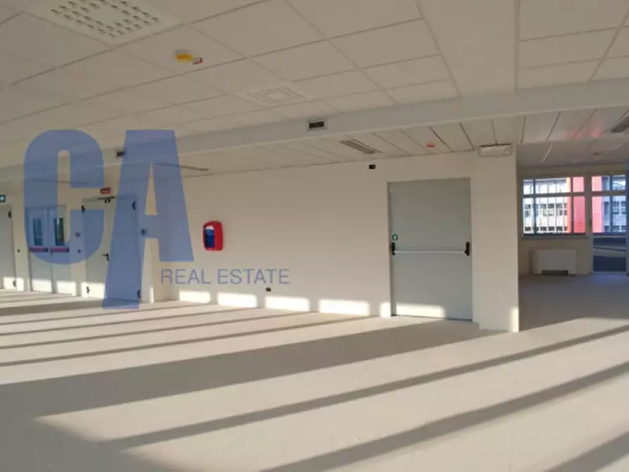 Immagine 21 di Ufficio in affitto  in VIA BUGATTI ETTORE a Milano