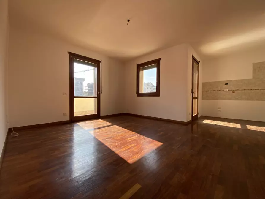 Immagine 14 di Attico in vendita  in Via Giacomo Puccini a Sovizzo