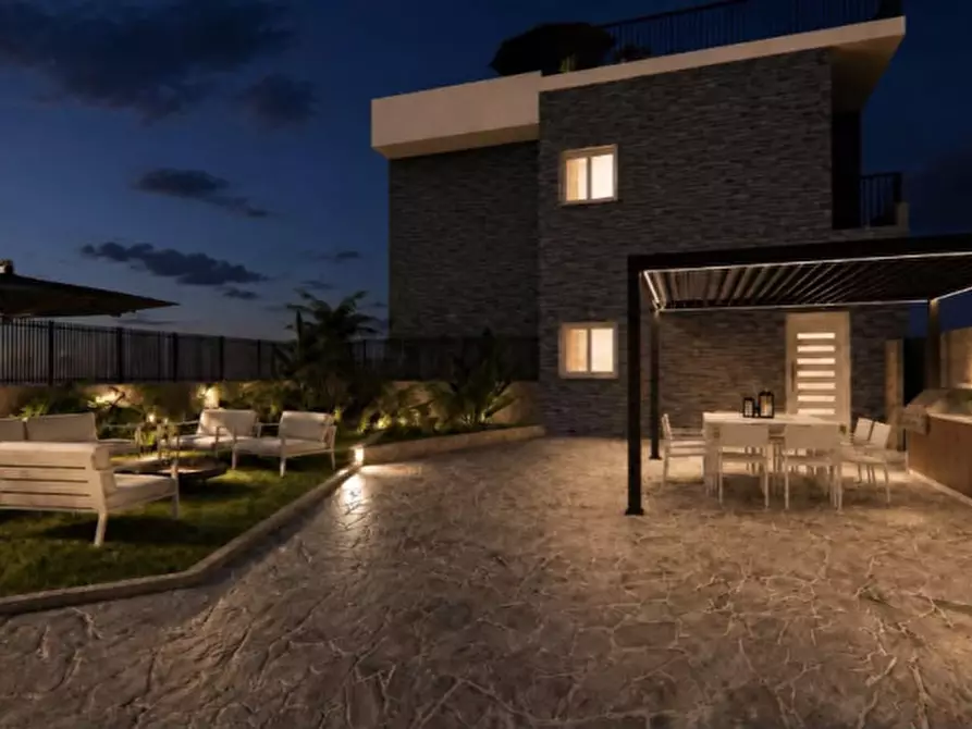 Immagine 3 di Villa in vendita  in Via Lava Troia n°16 a Torre Del Greco