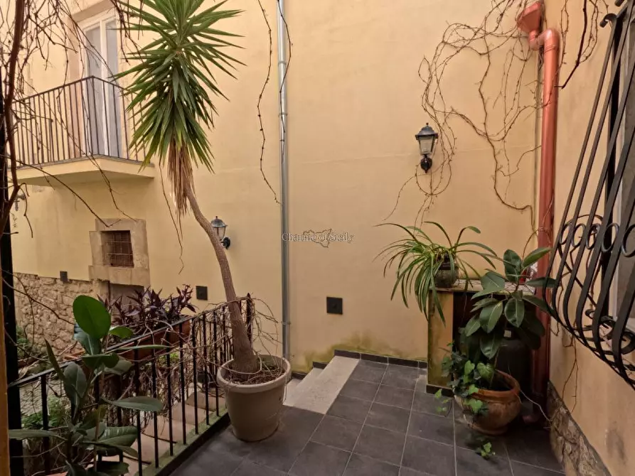 Immagine 5 di Casa indipendente in vendita  in Via Vincenzo Albanese a Modica