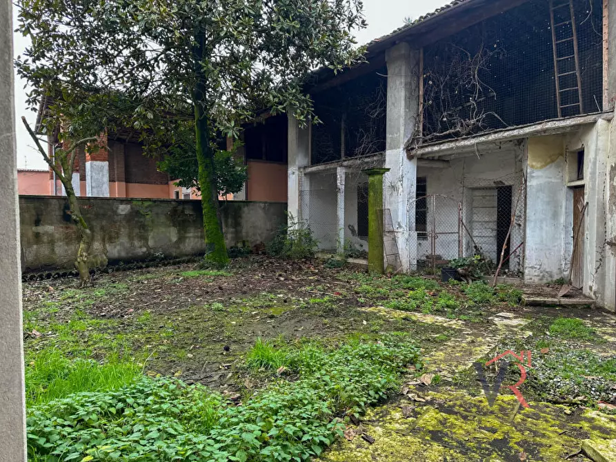 Immagine 17 di Palazzo in vendita  a Orzivecchi