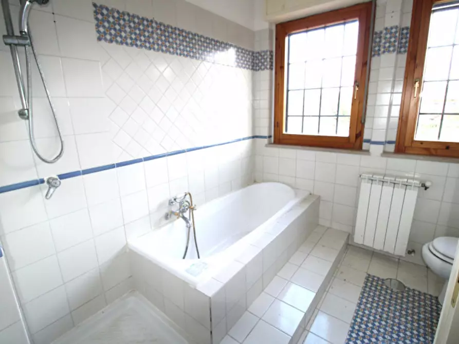 Immagine 17 di Casa bifamiliare in vendita  in Valle del Baccano a Campagnano Di Roma