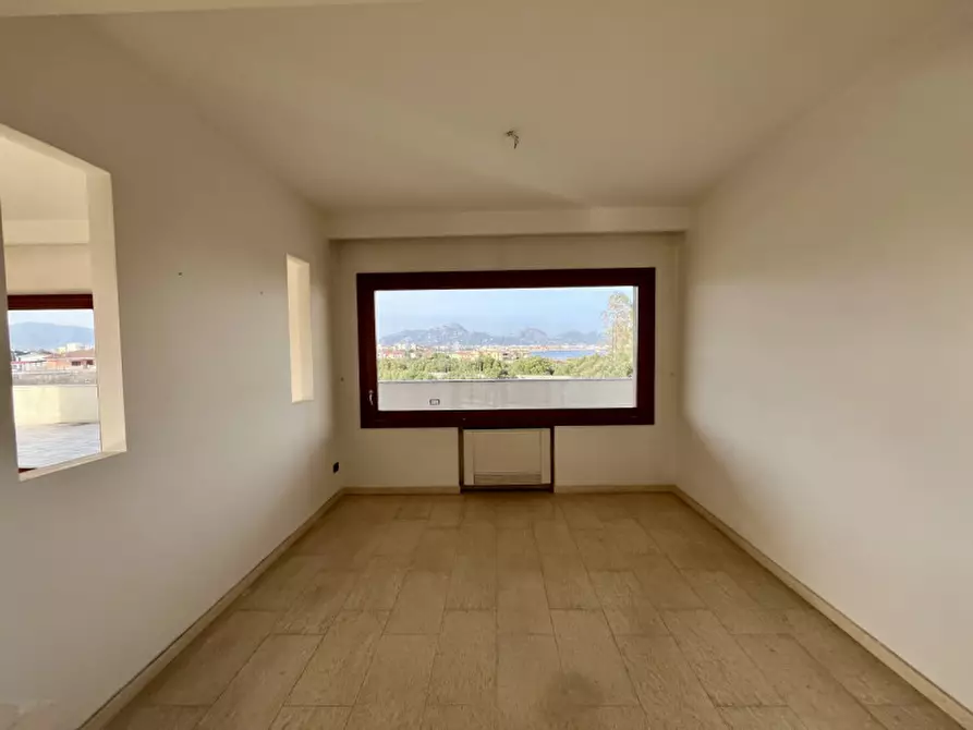 Immagine 10 di Attico in vendita  in VIA ROMA 141 a Olbia