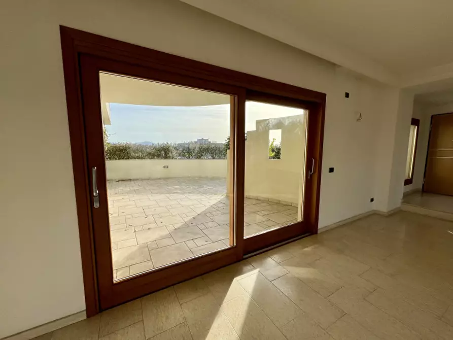 Immagine 18 di Attico in vendita  in VIA ROMA 141 a Olbia