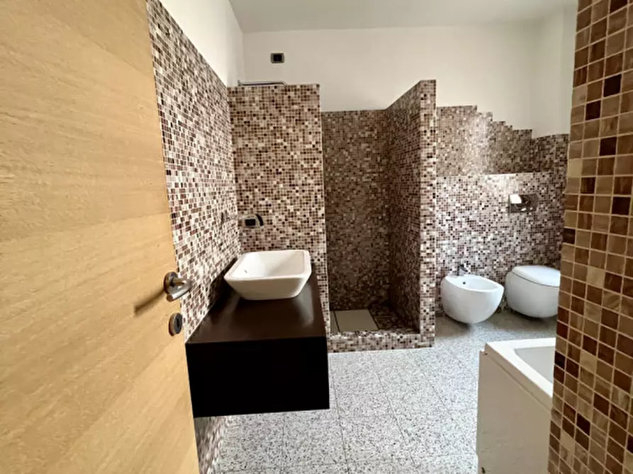 Immagine 49 di Attico in vendita  in VIA ROMA 141 a Olbia