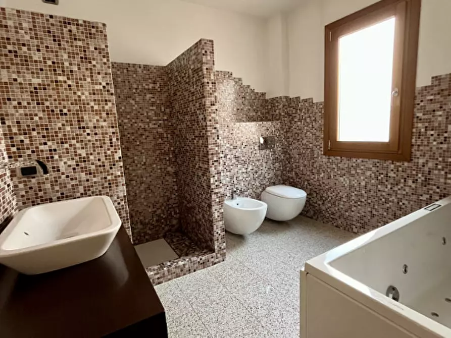 Immagine 50 di Attico in vendita  in VIA ROMA 141 a Olbia