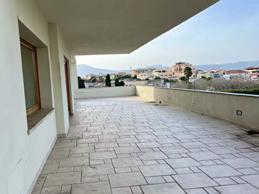 Immagine 60 di Attico in vendita  in VIA ROMA 141 a Olbia