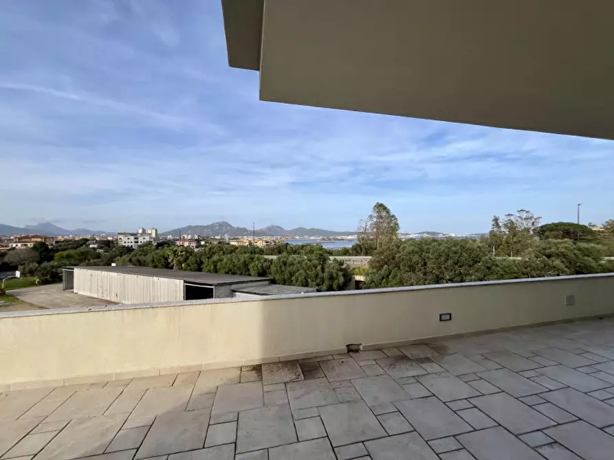 Immagine 65 di Attico in vendita  in VIA ROMA 141 a Olbia