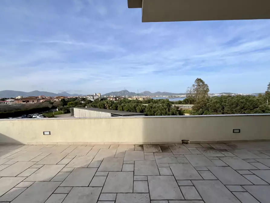 Immagine 67 di Attico in vendita  in VIA ROMA 141 a Olbia