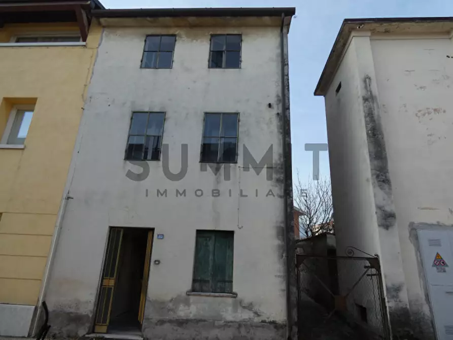 Immagine 1 di Villetta a schiera in vendita  in Schio a Schio