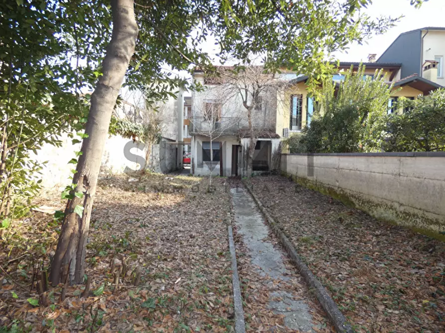 Immagine 2 di Villetta a schiera in vendita  in Schio a Schio