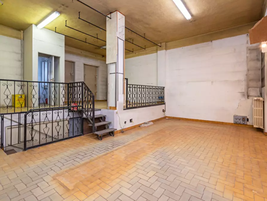 Immagine 8 di Negozio in vendita  in Corso Casale 442 a Torino