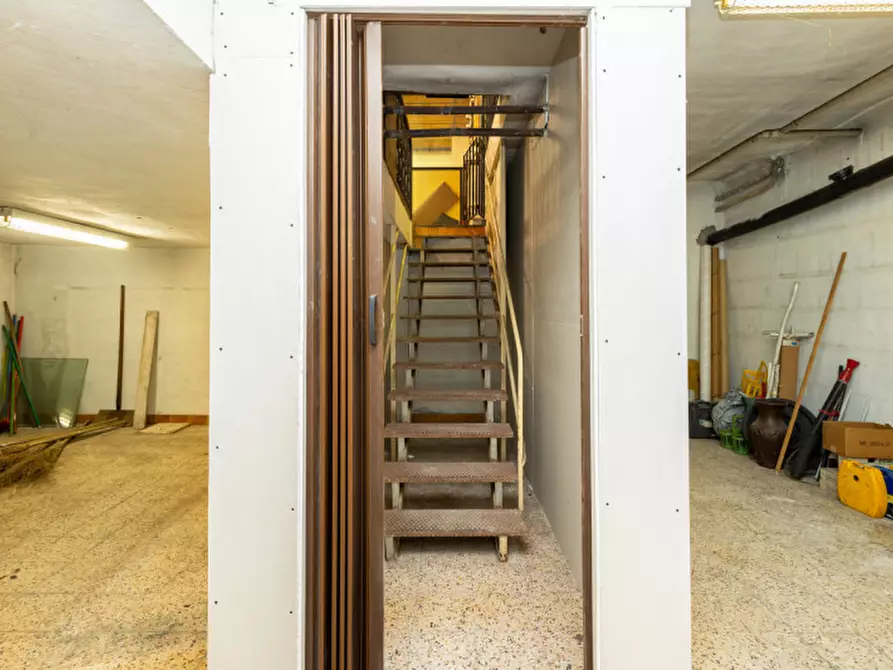 Immagine 14 di Negozio in vendita  in Corso Casale 442 a Torino