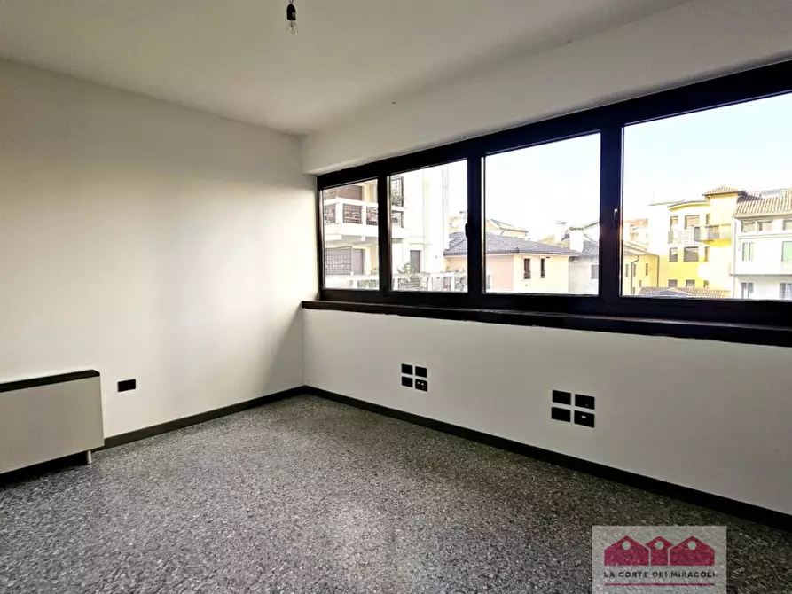 Immagine 15 di Ufficio in vendita  in Viale Verdi a Vicenza