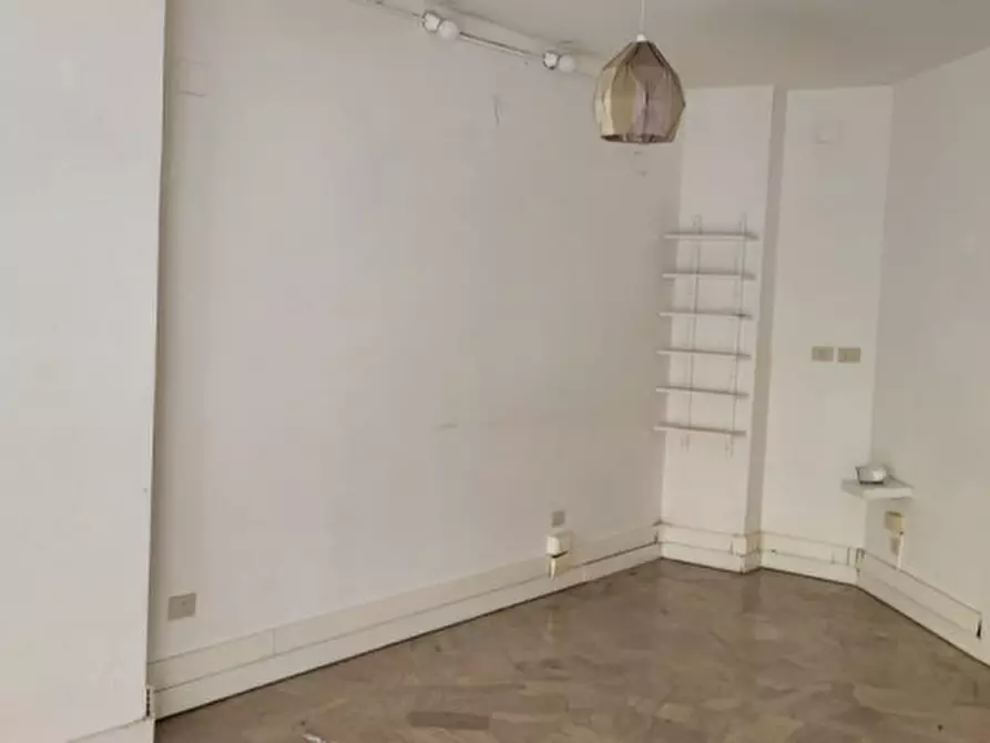 Immagine 13 di Negozio in affitto  in VIA DEL GHIRLANDAIO a Firenze