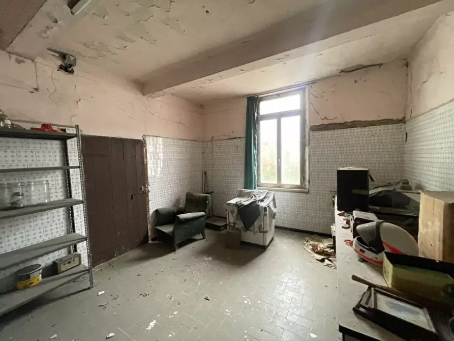 Immagine 17 di Palazzo in vendita  a Gualtieri