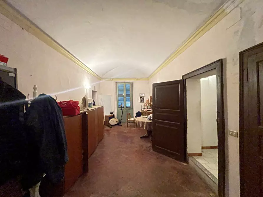 Immagine 27 di Palazzo in vendita  a Gualtieri