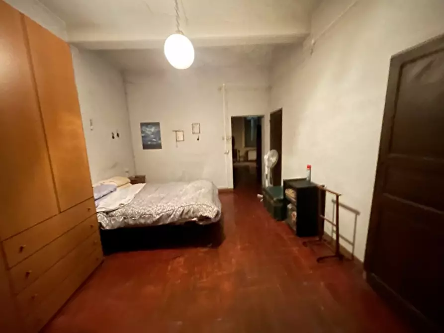 Immagine 28 di Palazzo in vendita  a Gualtieri